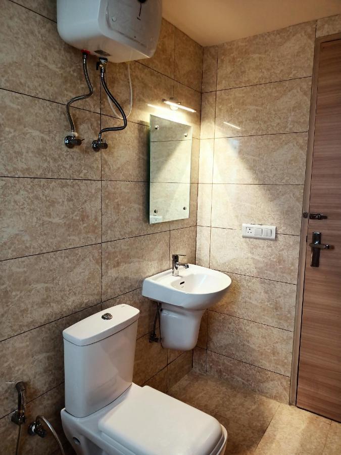 Vrindavan Inn מראה חיצוני תמונה